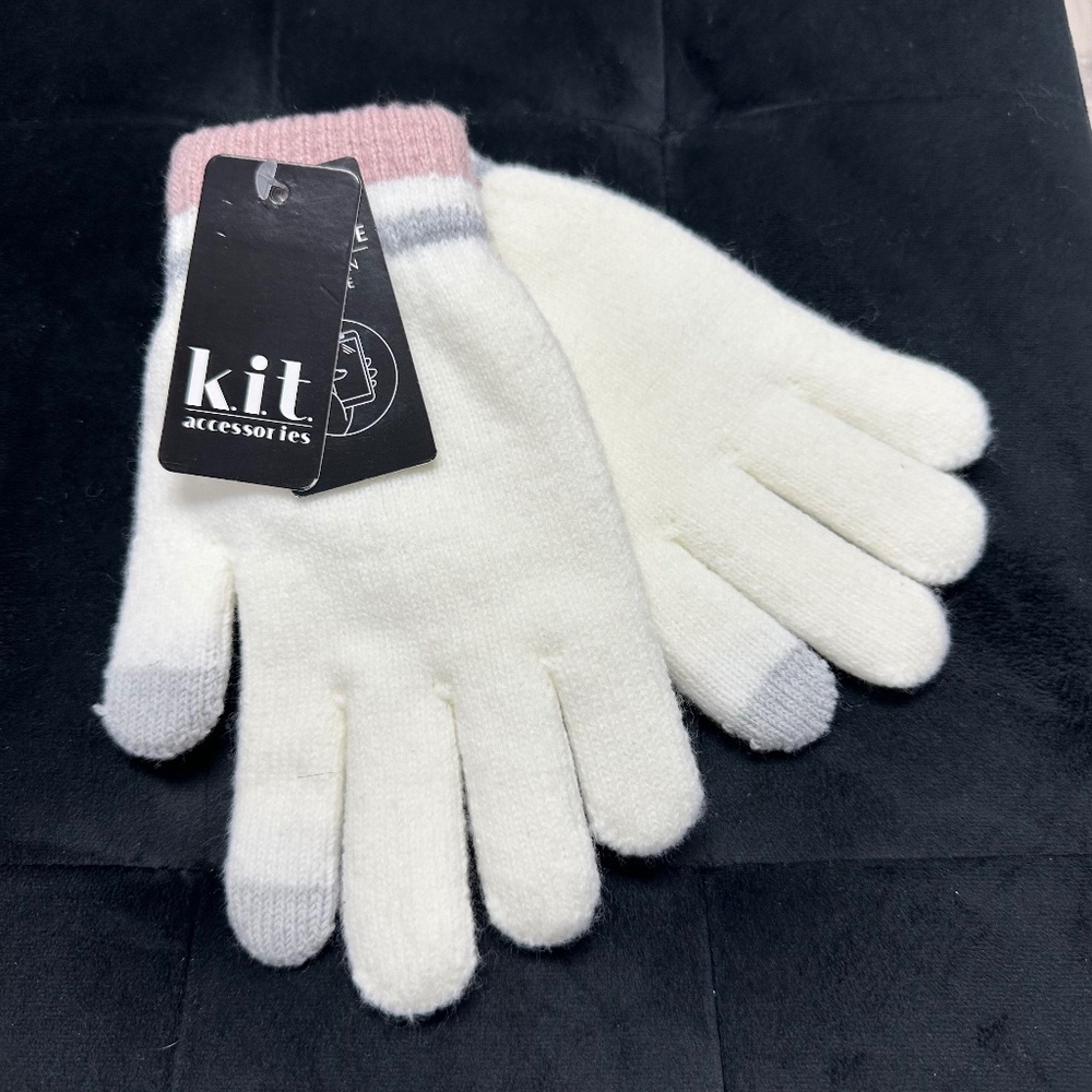 NWT Kit Touch Screen Compatible Mittens